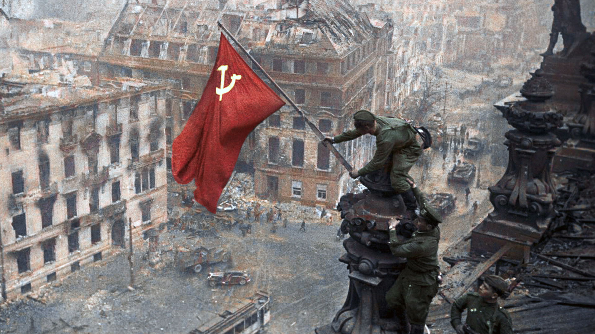 Backdrop for Les Grandes Batailles