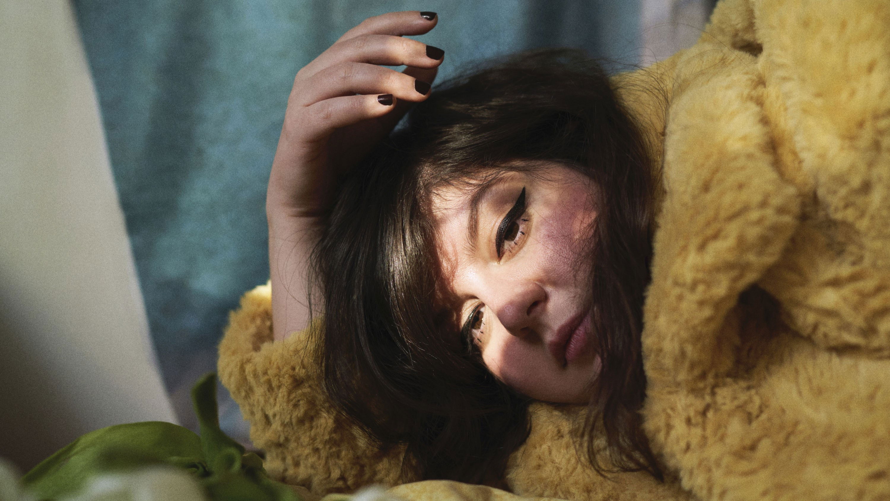 Backdrop for November Ultra à l'Olympia