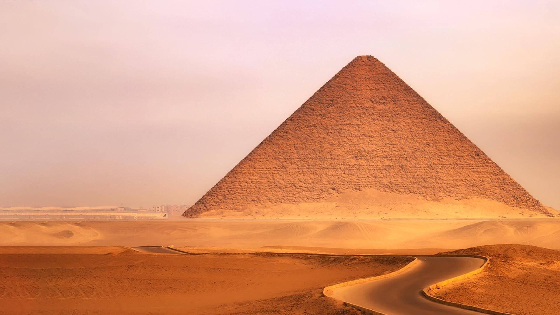 Backdrop for L'Énigme de la pyramide maudite : Dahchour