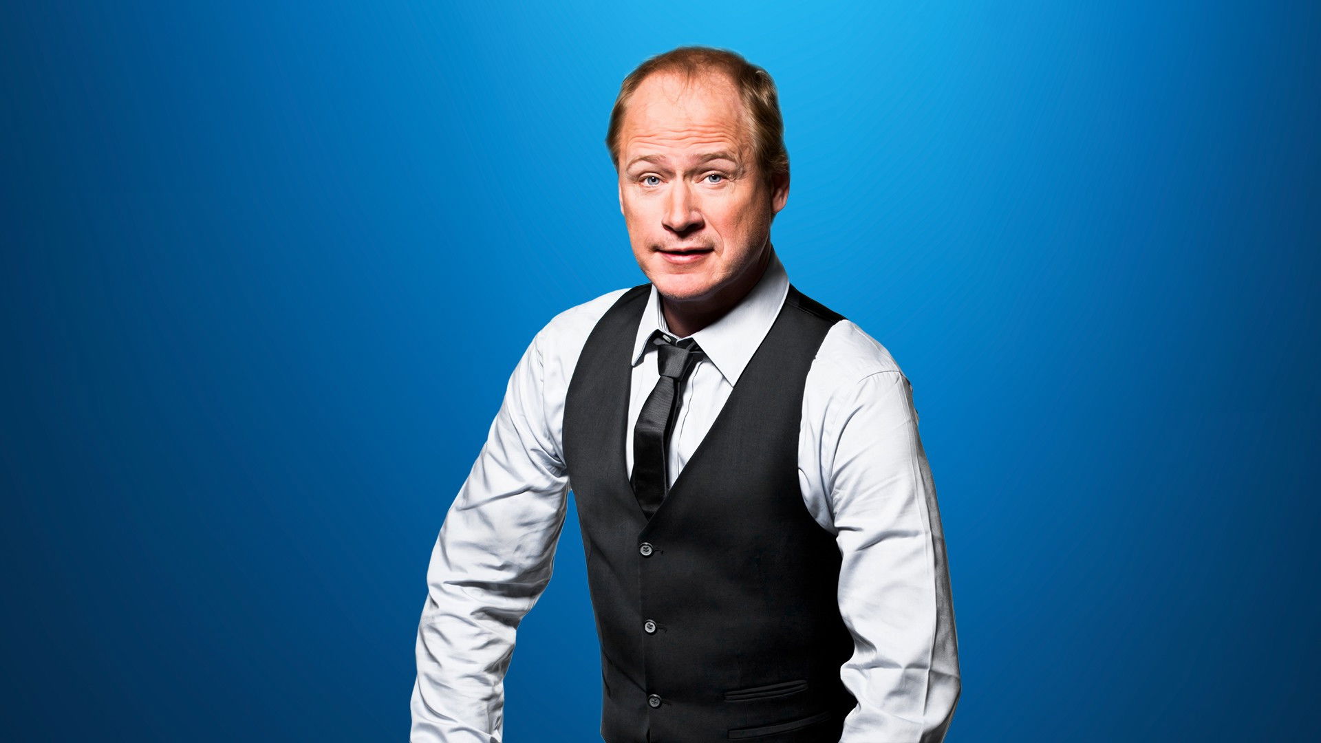 Backdrop for Robert Gustafsson holding the box