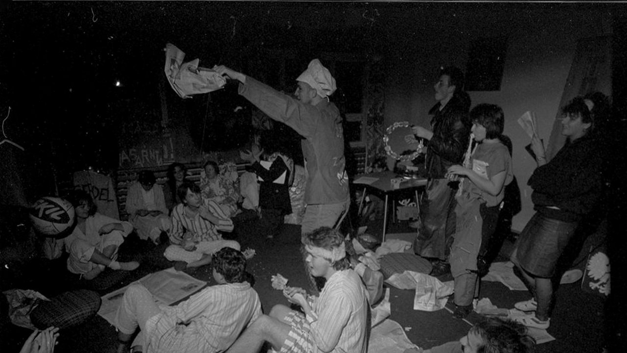 Backdrop for Totart, czyli odzyskiwanie rozumu