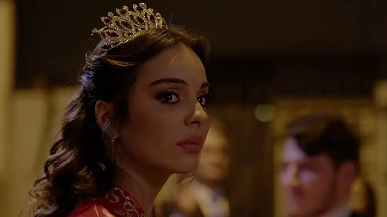 Backdrop for Sevmedim Deme