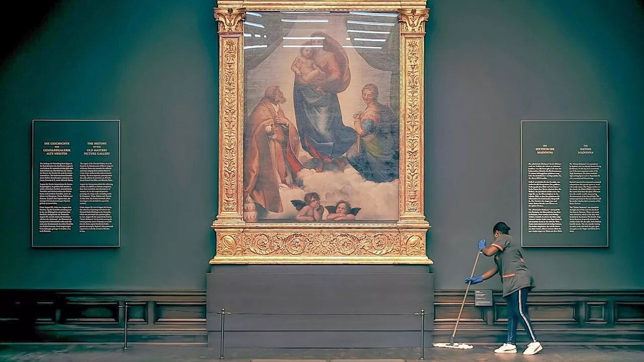 Backdrop for Raffael – Ein sterblicher Gott