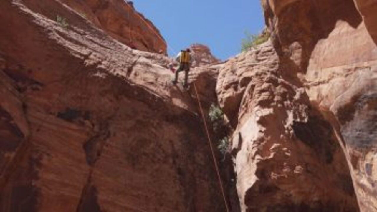 Backdrop for 世界の過激&絶景 アドベンチャーツアー