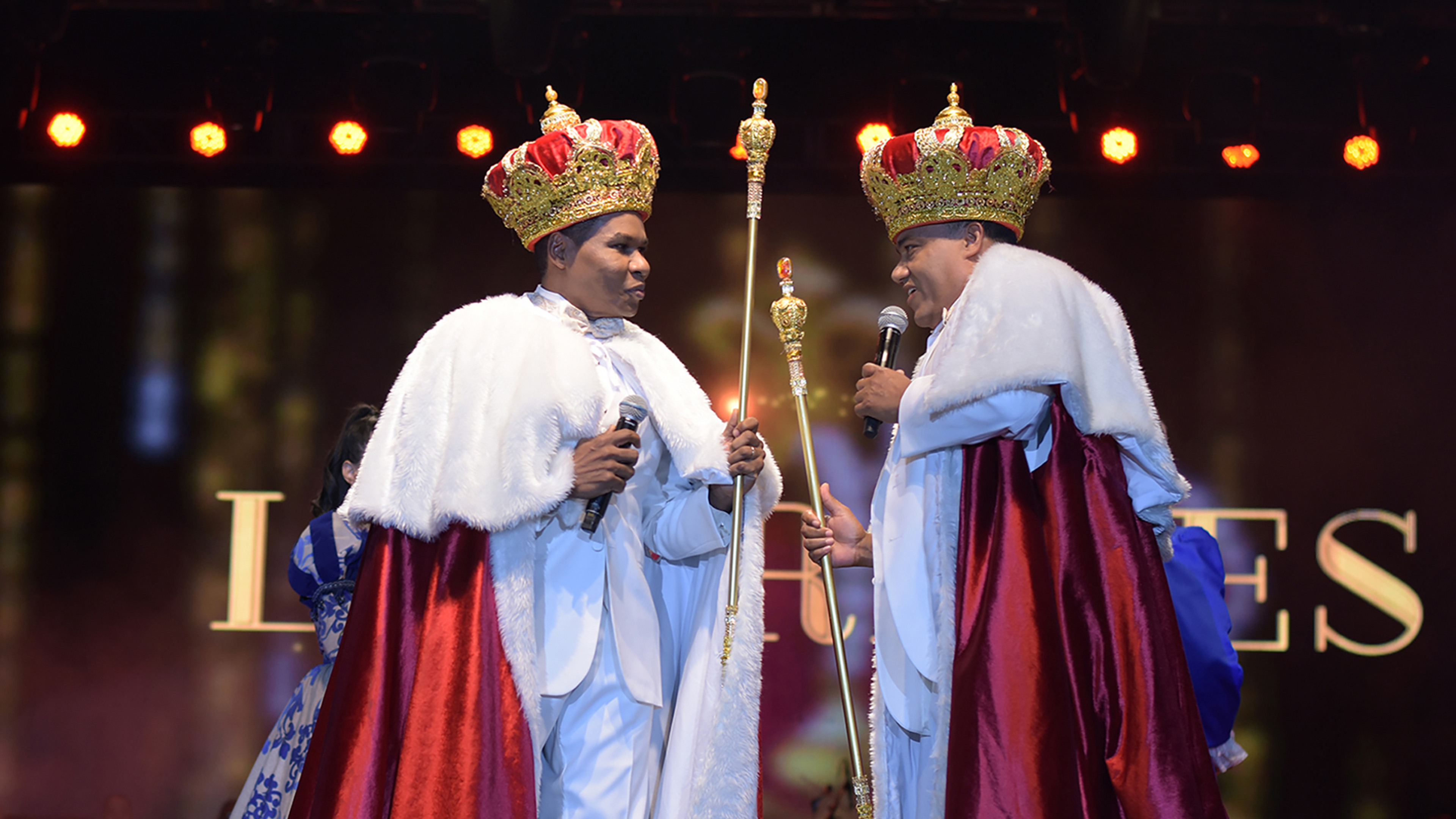 Backdrop for Los Reyes pal' palacio