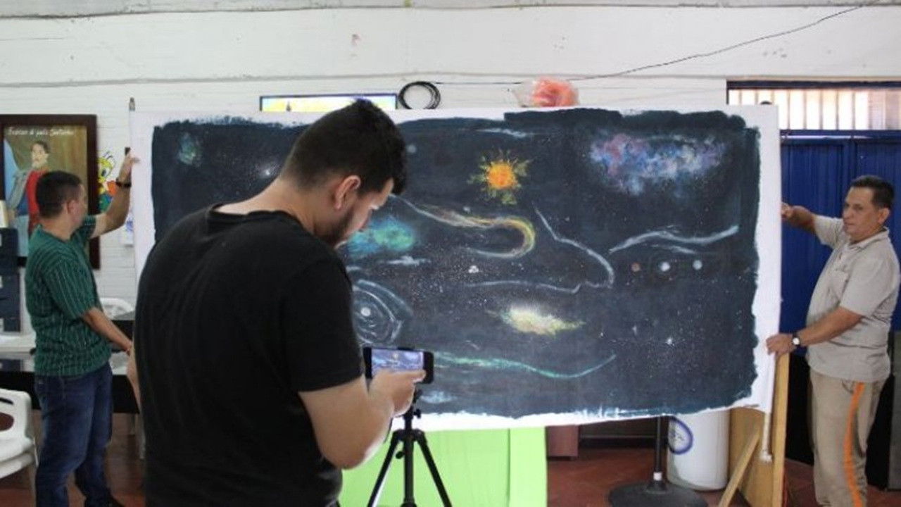 Backdrop for De otro mundo