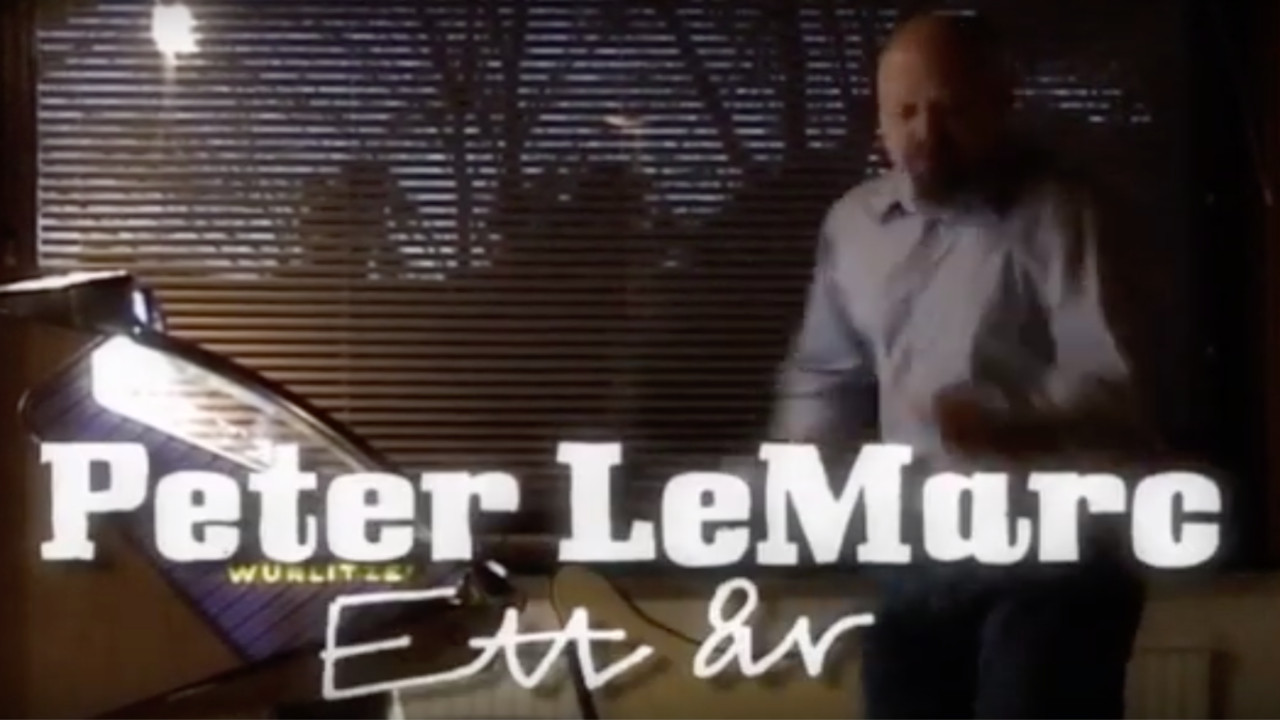Backdrop for Peter LeMarc - ett år
