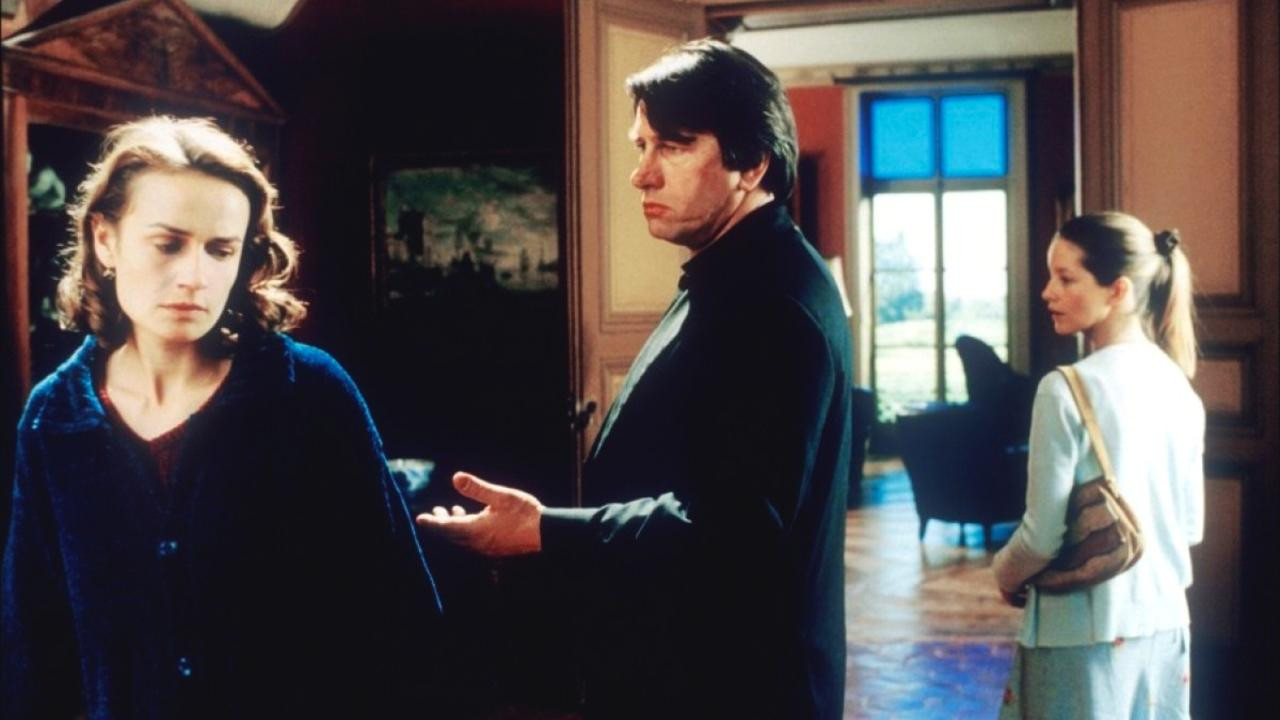 Backdrop for Secret Defense