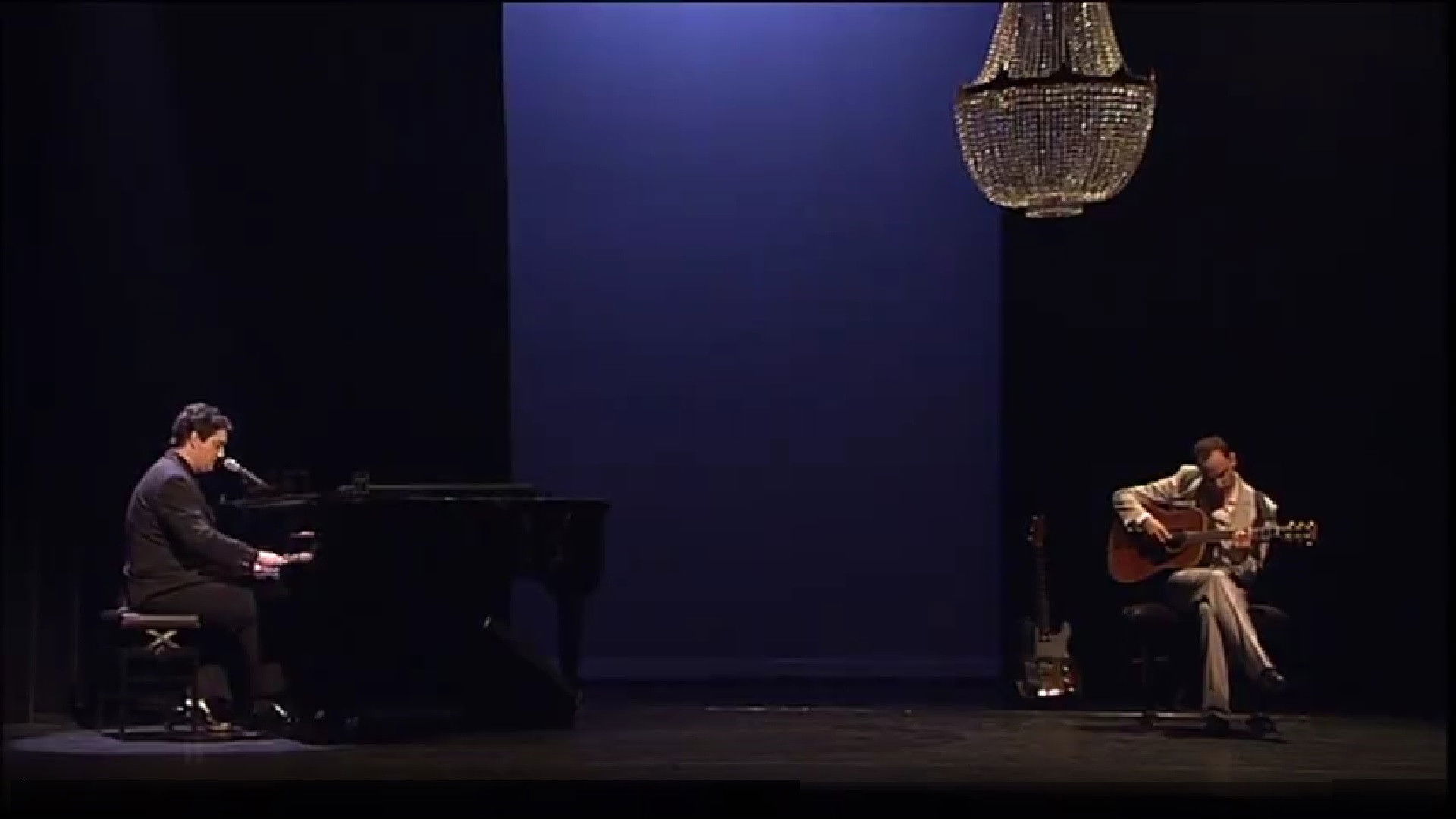 Backdrop for Mike & Thomas: Ajuinen en Look