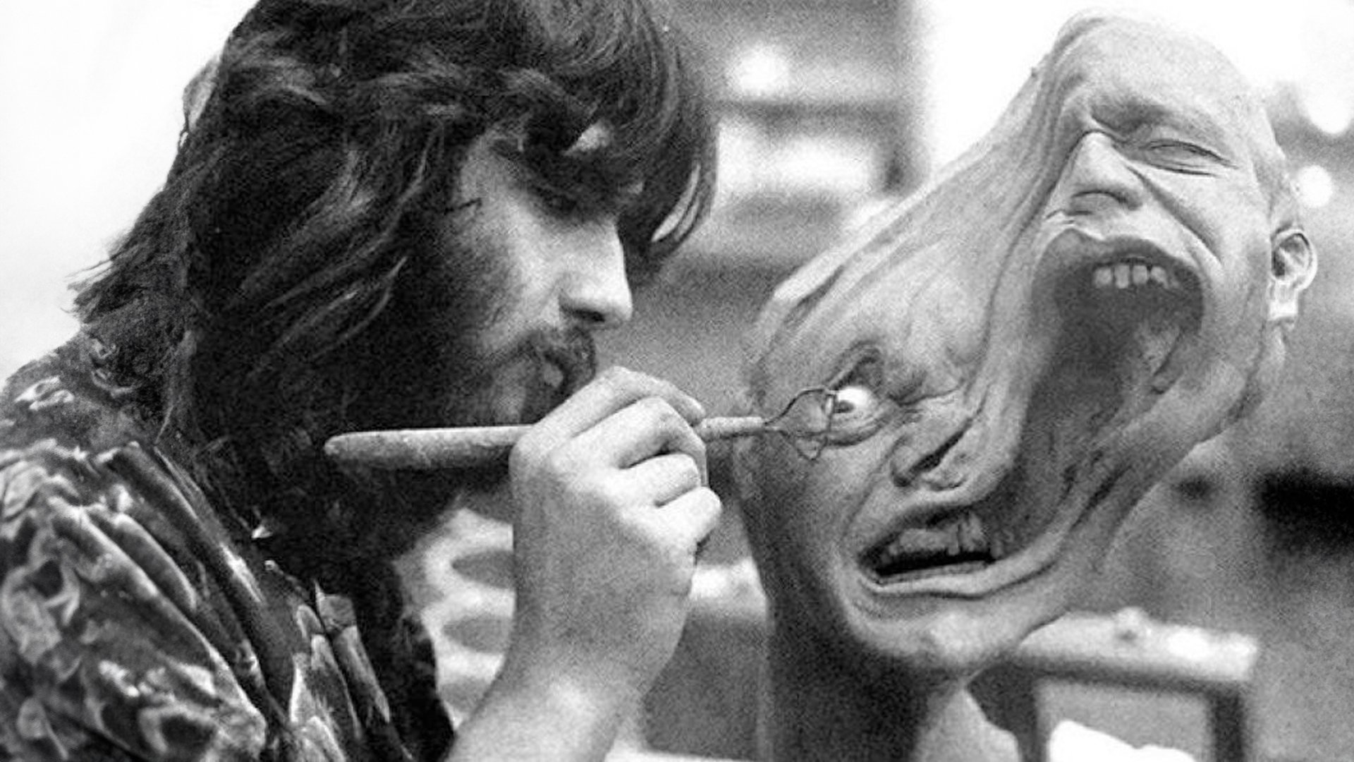 Backdrop for The Thing: Terror Takes Shape