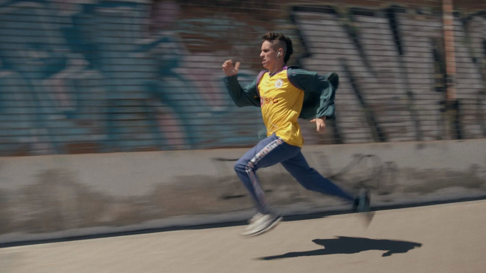 Backdrop for Techno Precariousness