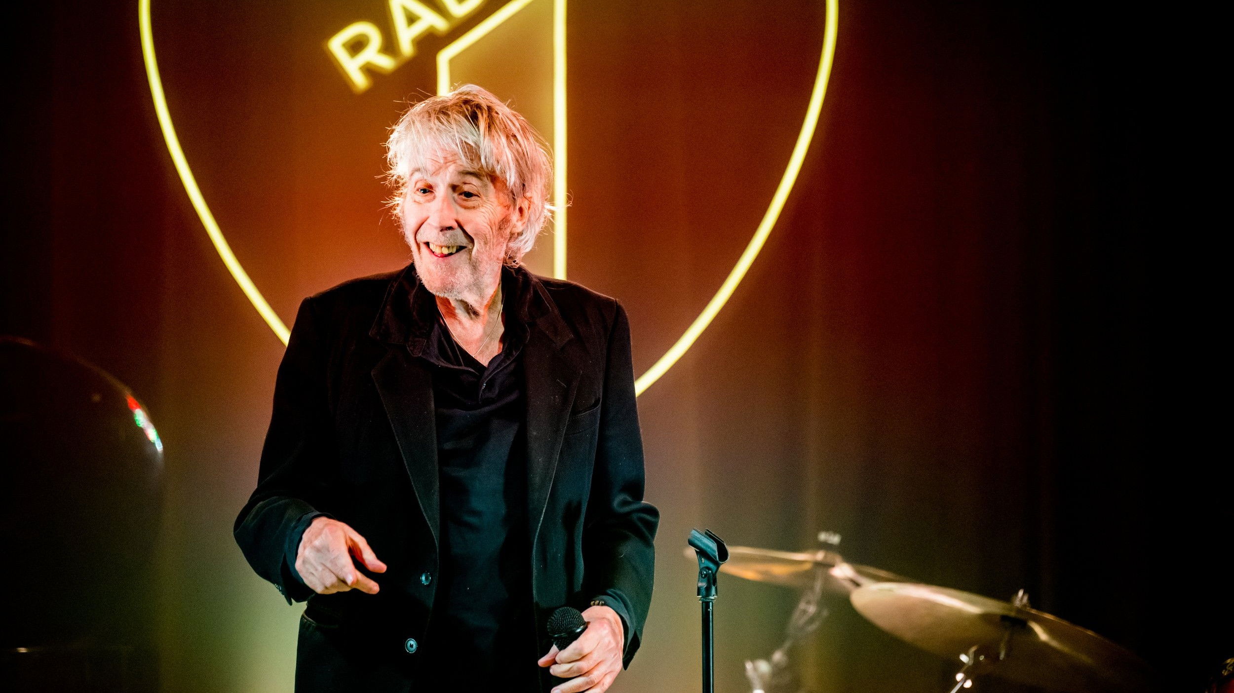 Backdrop for Arno: Radio 1 Sessies