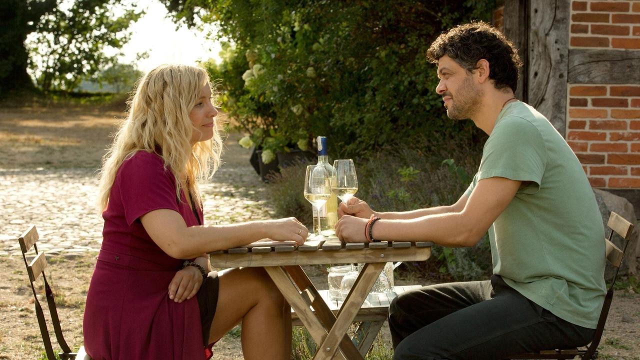 Backdrop for An August Weekend