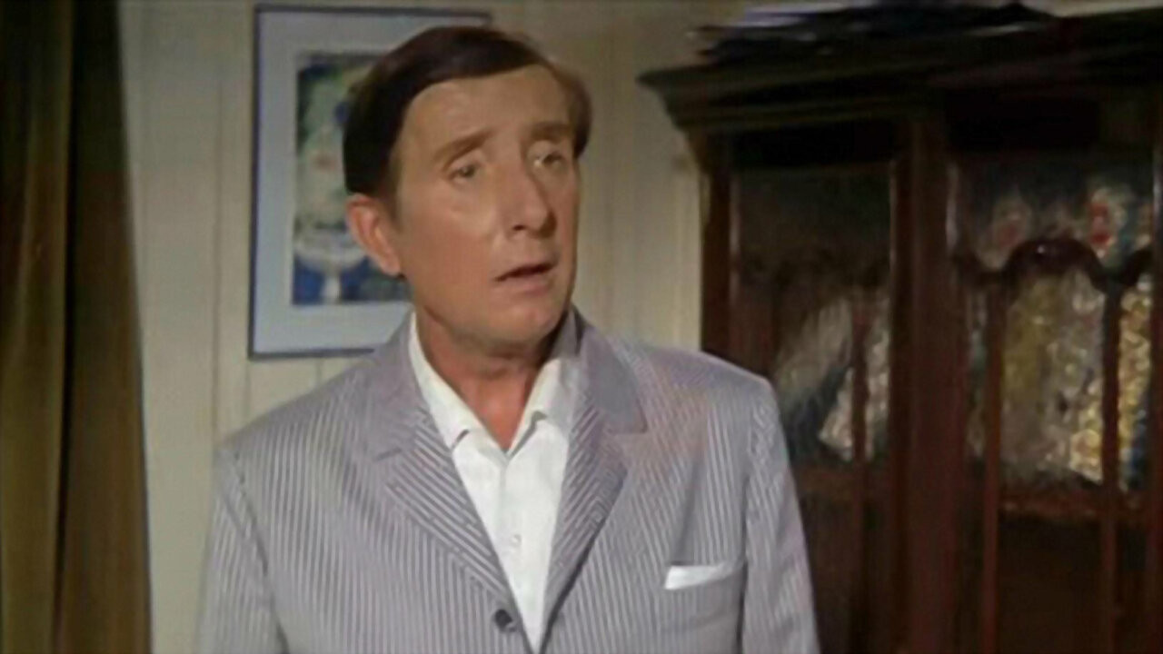 Backdrop for Educando a una idiota