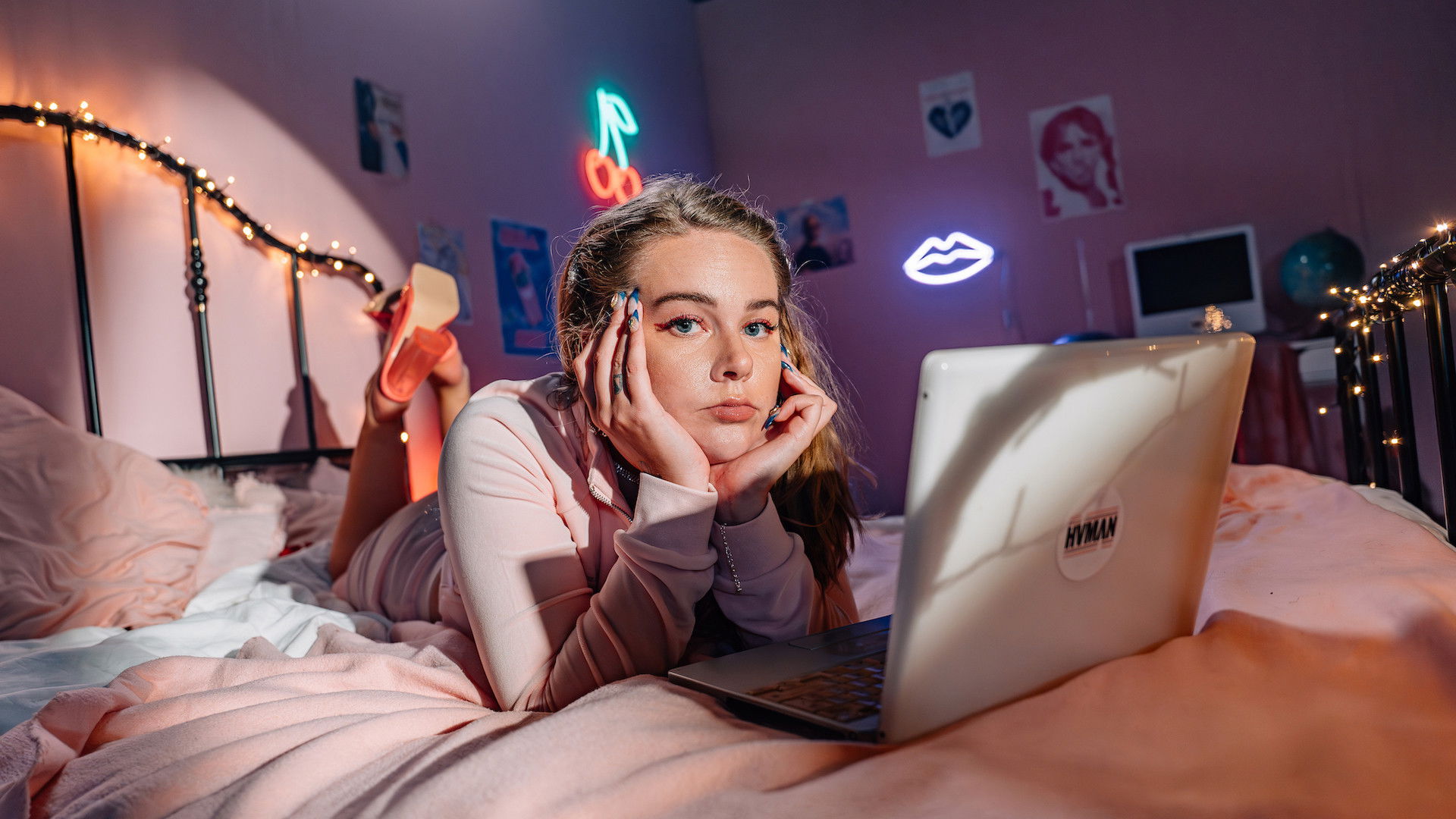 Backdrop for Tessel in Cyberspace