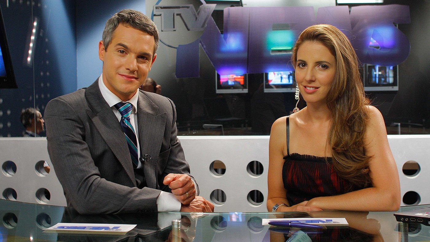 Backdrop for Los exitosos Pells