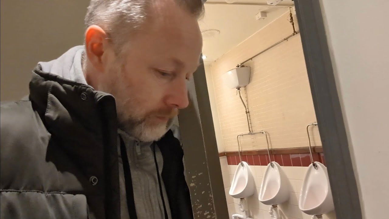 Backdrop for Nighttime walk in the cold for a hot cuppa