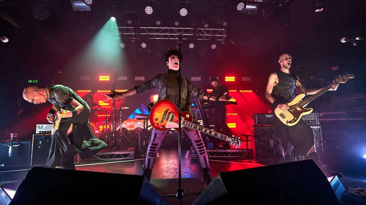 Backdrop for Gary Numan: 1,000: Live at the Electric Ballroom