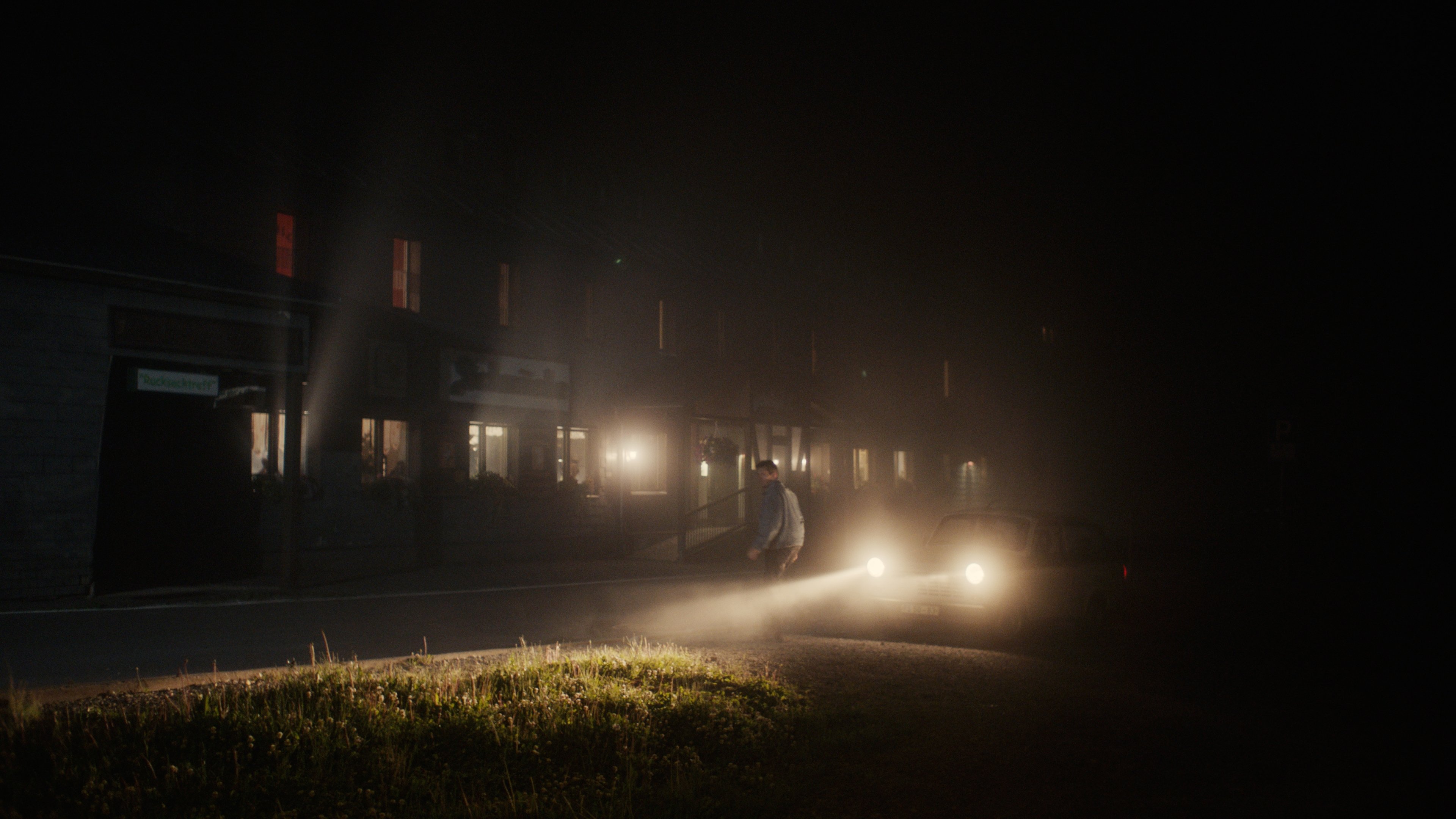 Backdrop for Auf der anderen Seite die Freiheit