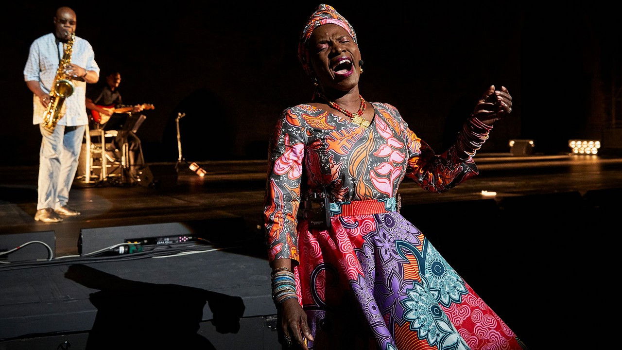 Backdrop for Femme Noire