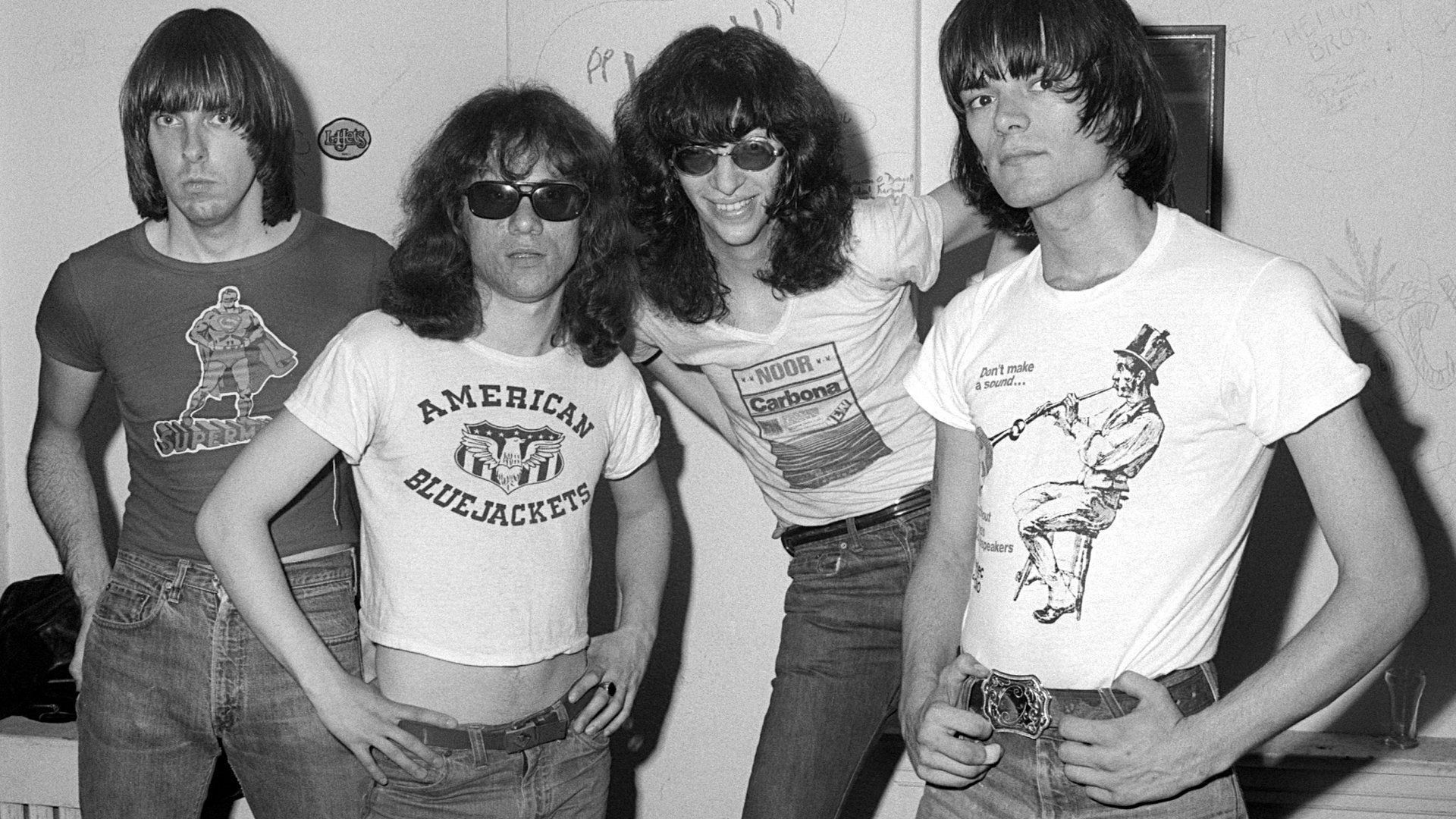 Backdrop for Ramones - Live at Winterland