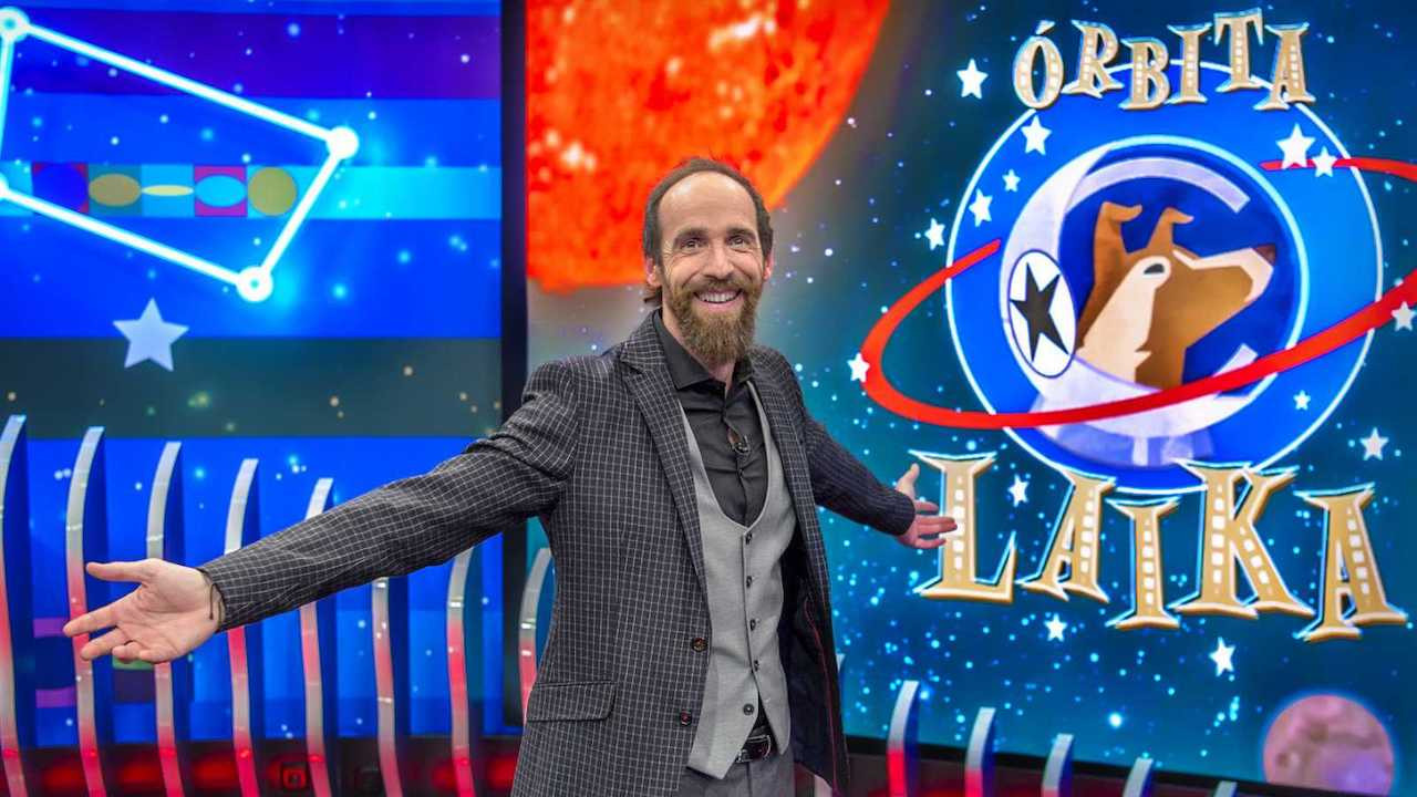 Backdrop for Órbita Laika