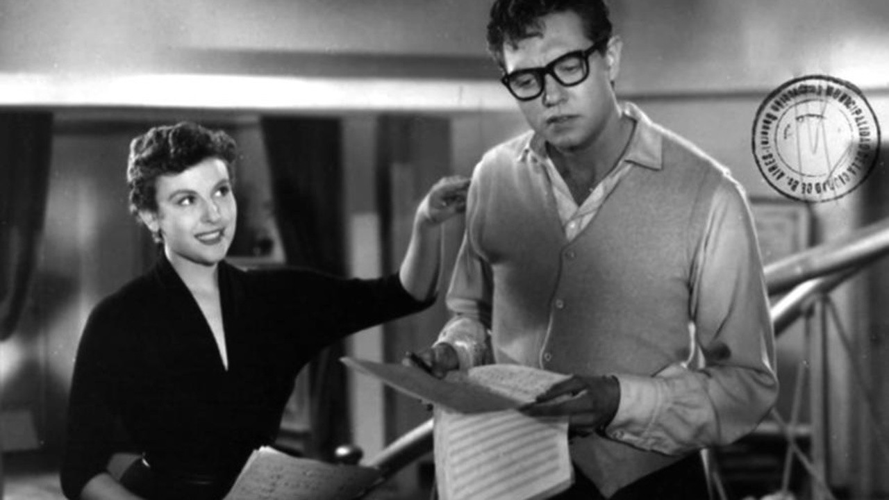 Backdrop for Red canary