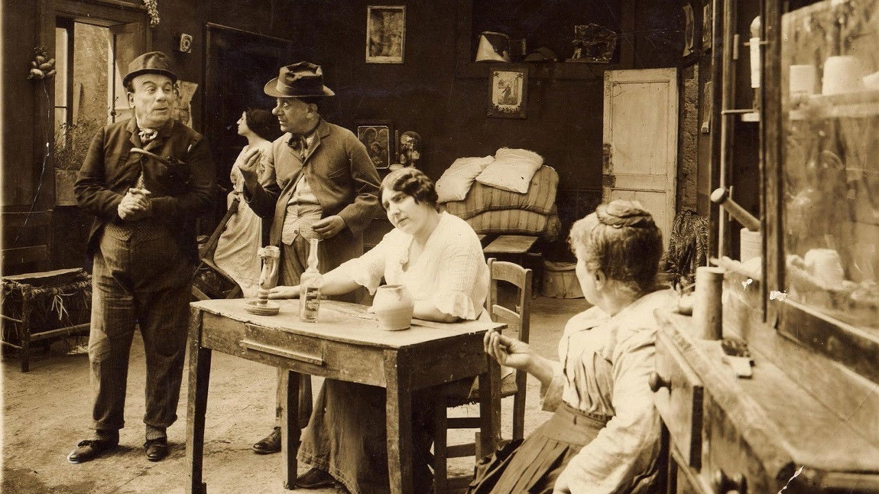 Backdrop for Miseria e Nobiltà