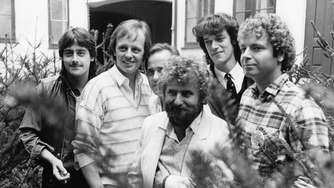 Backdrop for Shu-bi-dua: Live fra Tivolis koncertsal