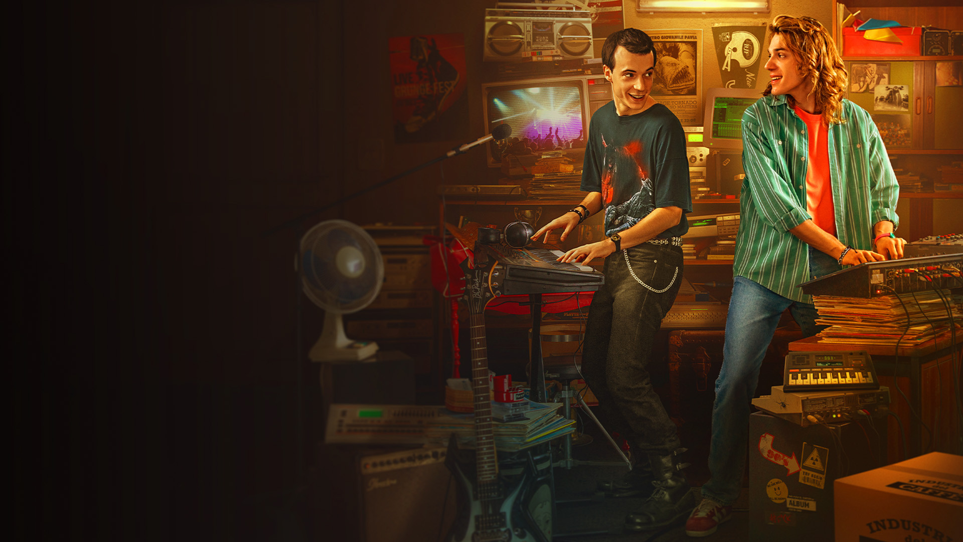 Backdrop for Hanno ucciso l'Uomo Ragno - La leggendaria storia degli 883