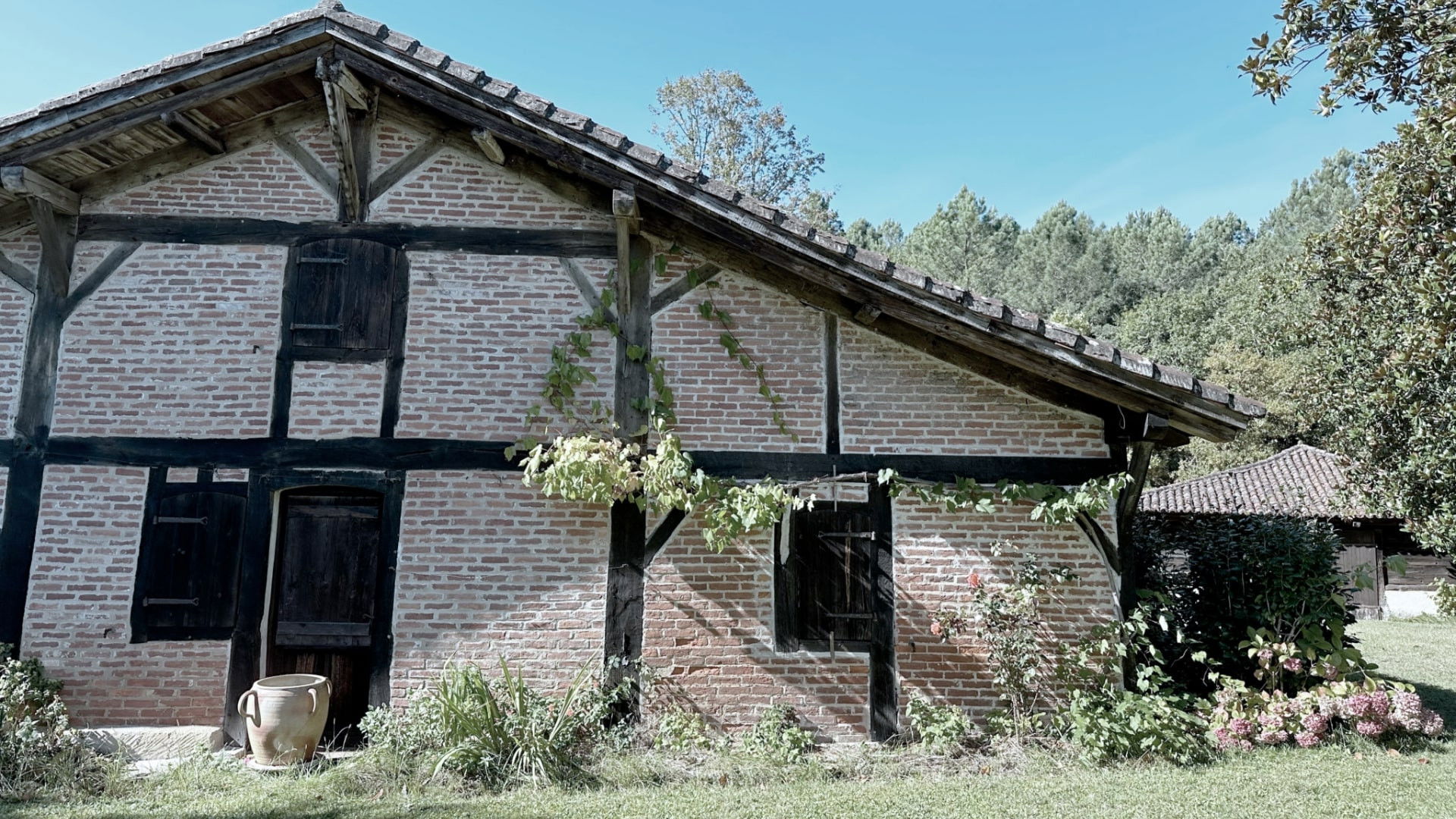 Backdrop for Latche, l'esprit des lieux