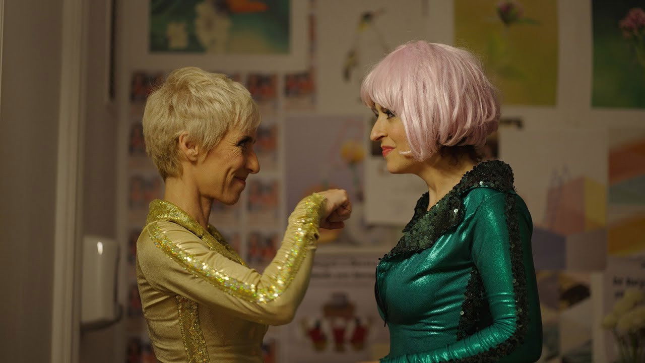 Backdrop for Las zapatillas verdes