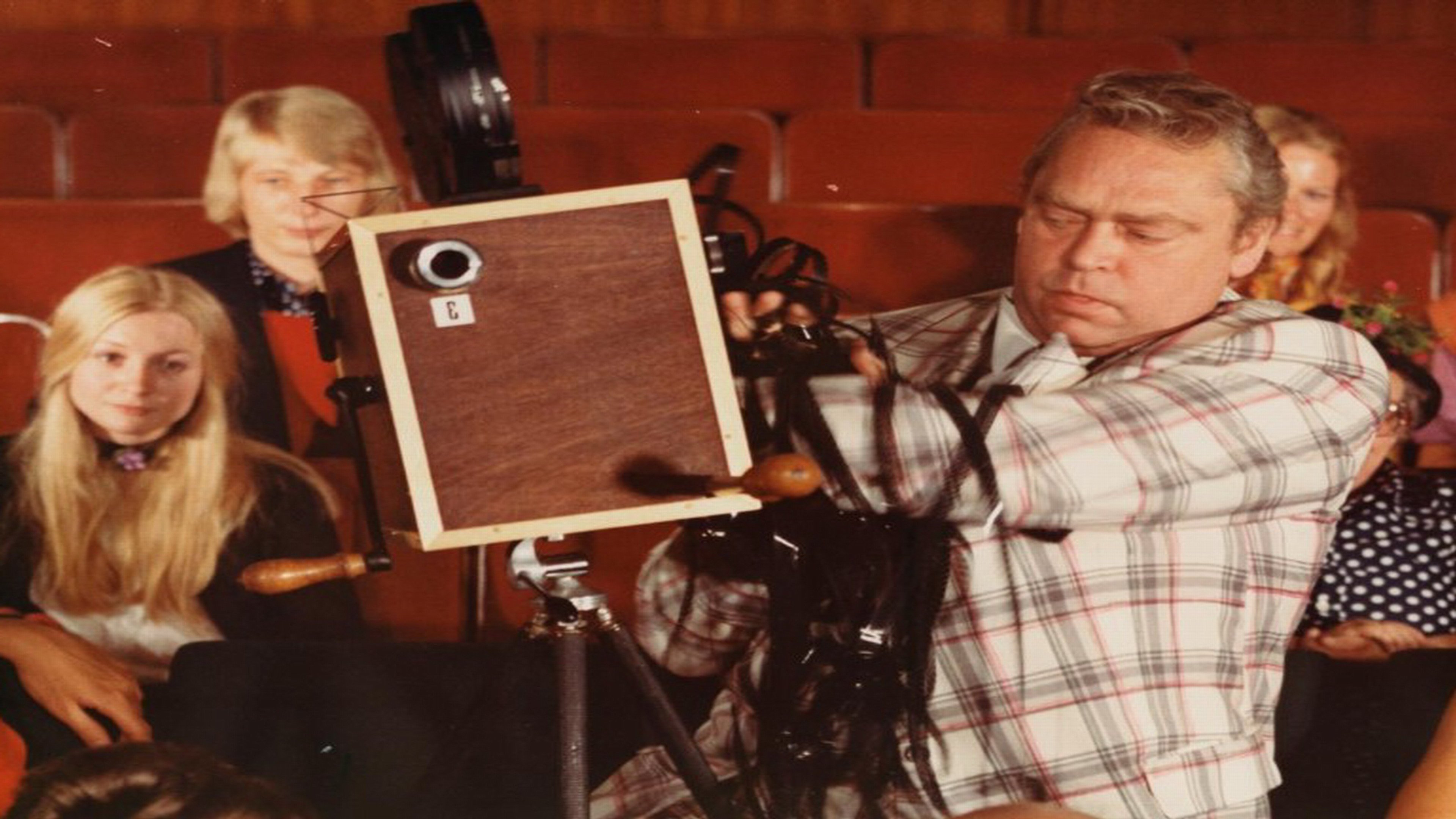 Backdrop for Solstik på badehotellet