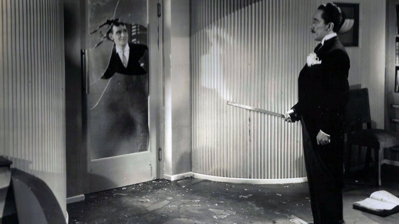 Backdrop for La quinta calumnia