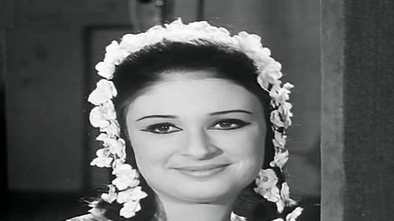 Backdrop for نورا