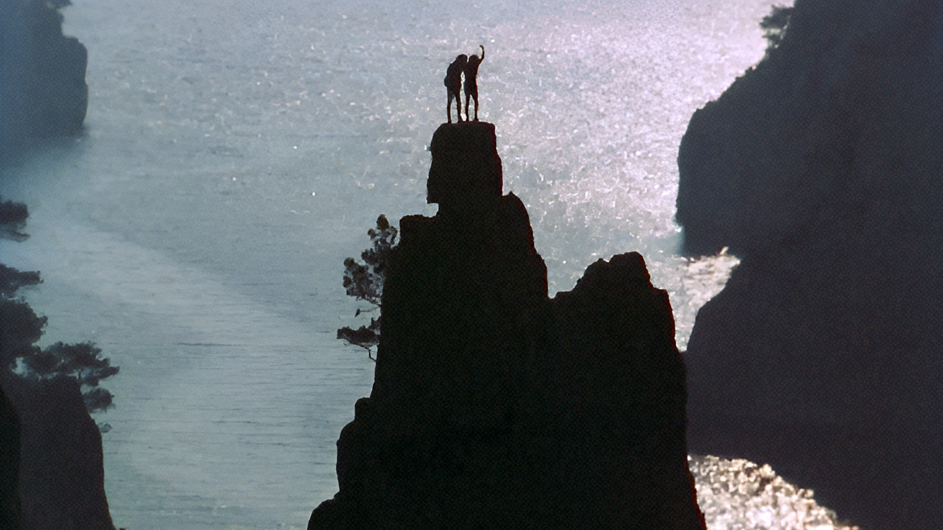 Backdrop for Je Veux Le Soleil Debout