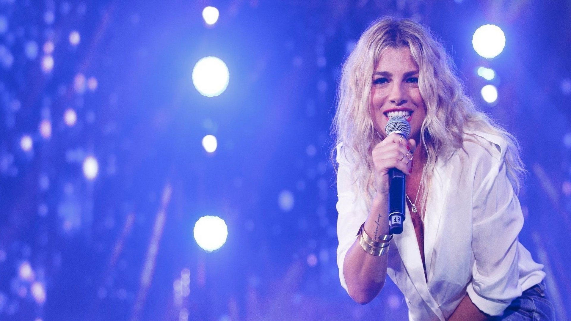 Backdrop for Emma - Adesso Tour