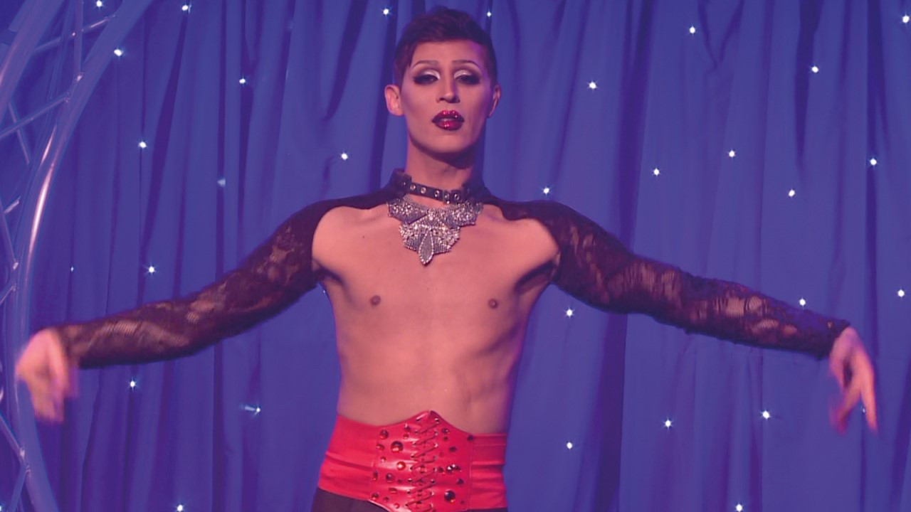 Backdrop for Les reines de la nuit