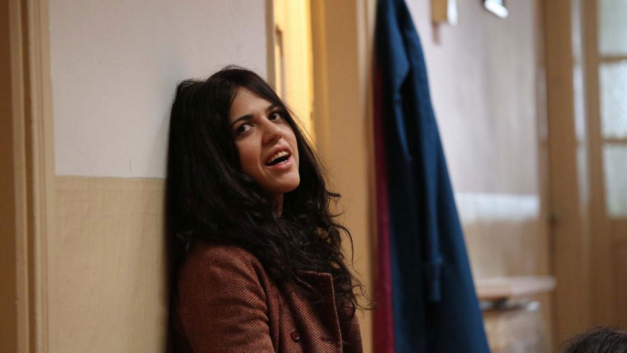 Backdrop for יונה