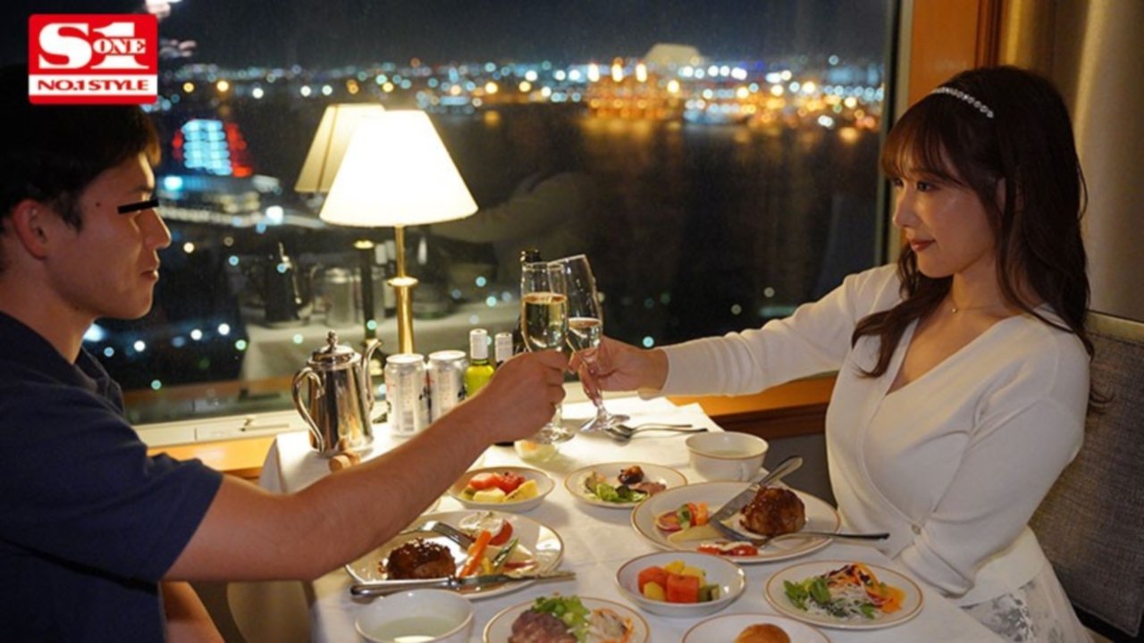 Backdrop for 童貞だけど小宵こなんとお泊まりデートして 筆おろしさせてもらって、その後何度もSEXしたい…