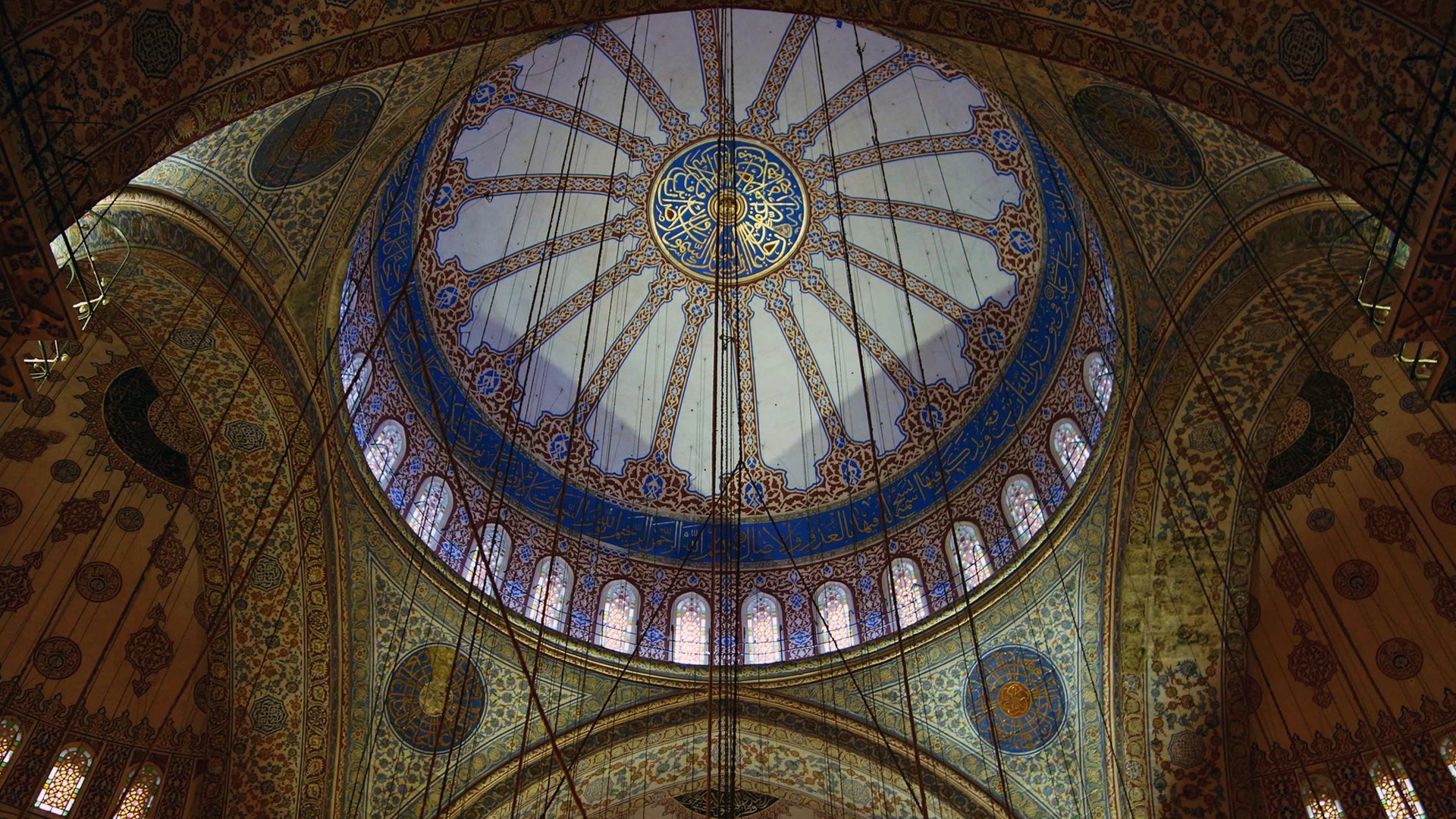 Backdrop for Des Monuments Et Des Hommes