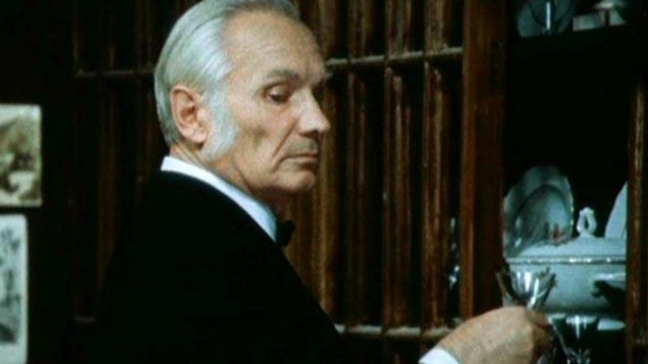 Backdrop for A Very English Murder