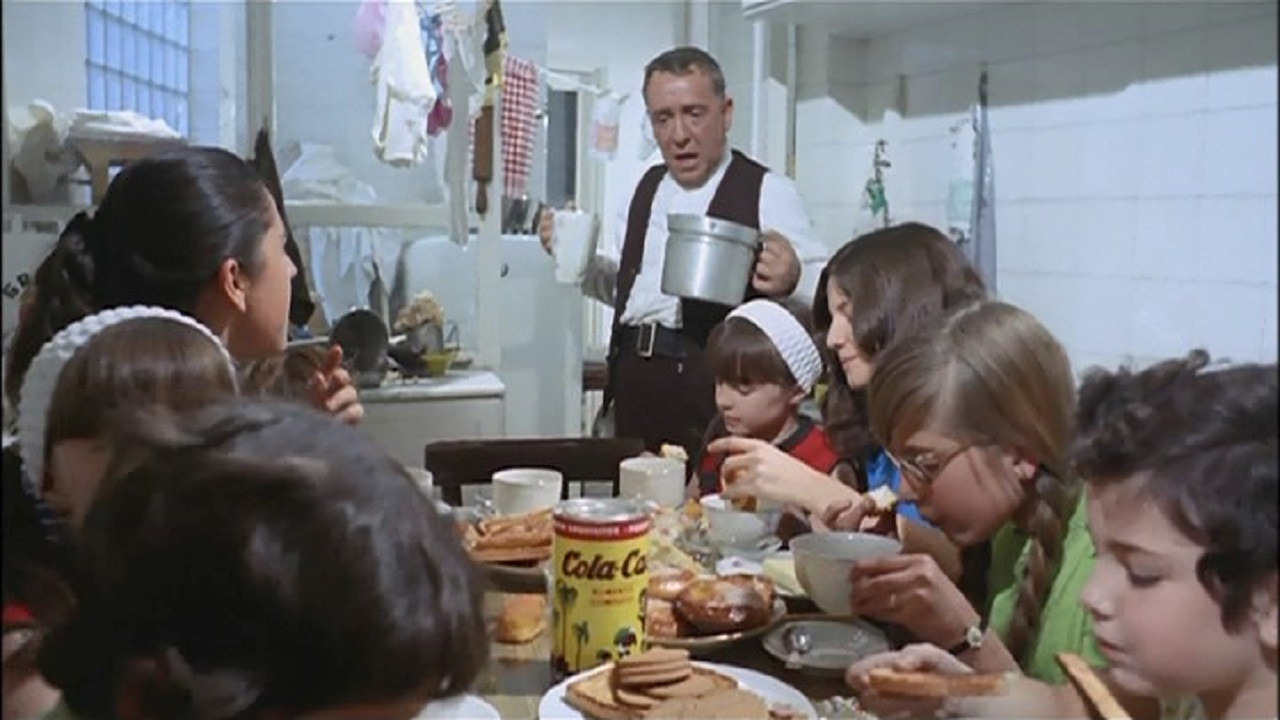 Backdrop for Old Man Made in Spain