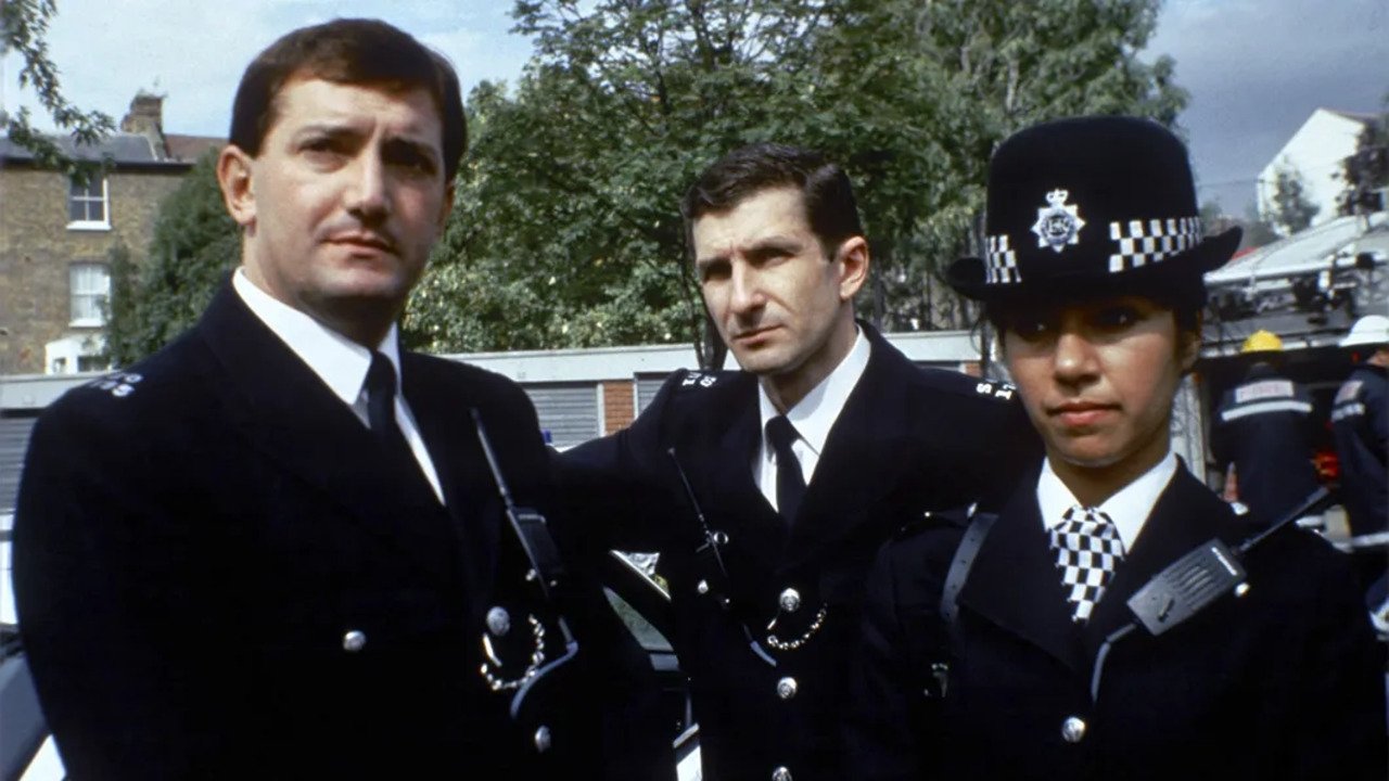 Backdrop for The Bill: Target