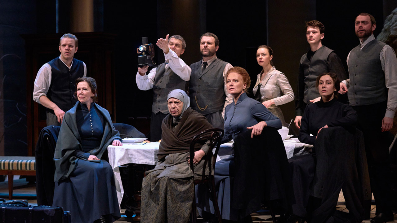 Backdrop for Русский роман