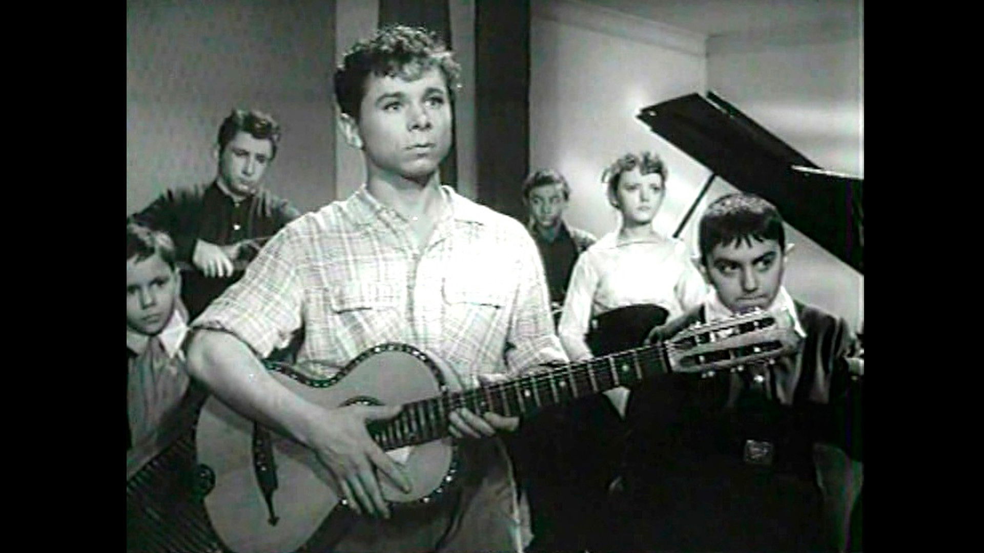 Backdrop for В нашем городе