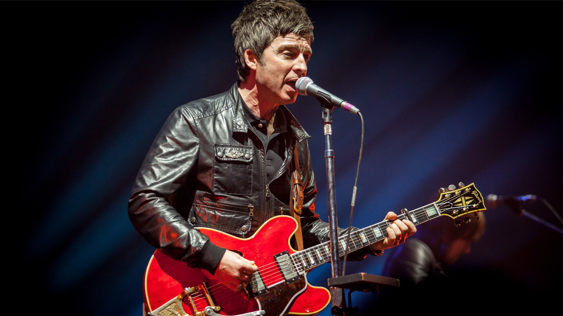 Backdrop for Noel Gallagher's High Flying Birds: Live in Paris 2015