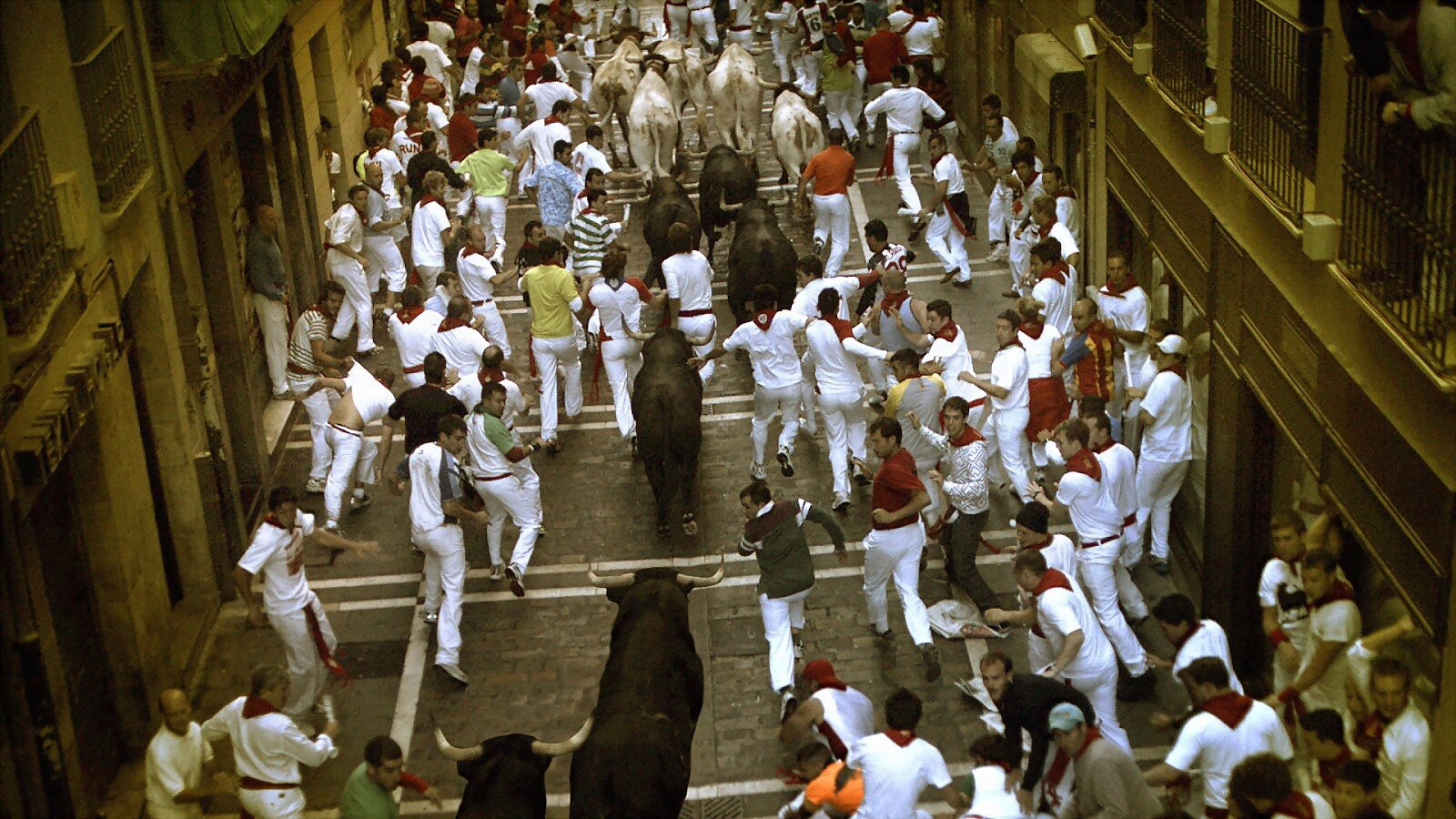 Backdrop for Encierro 3D: Bull Running in Pamplona
