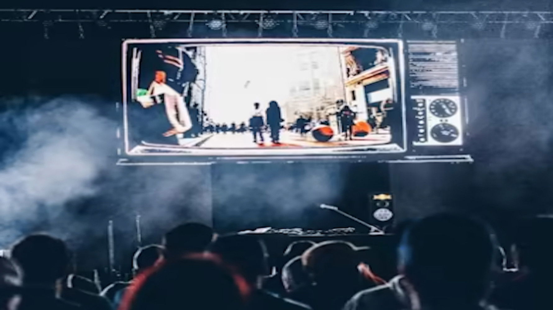 Backdrop for Algo Está Pasando - Cómo Nació el Rap en Chile