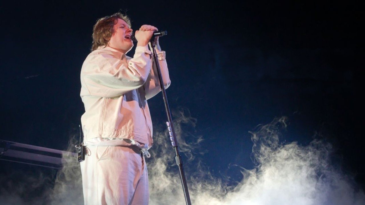 Backdrop for Lewis Capaldi: How I'm Feeling Now